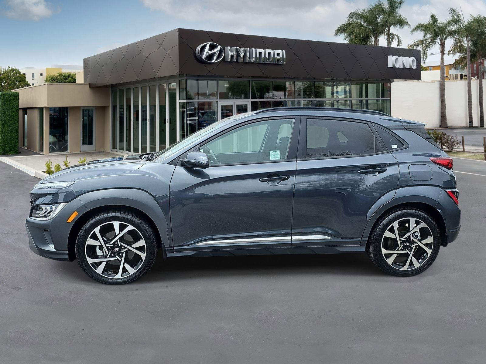 Used 2022 Hyundai Kona Limited FWD image 6