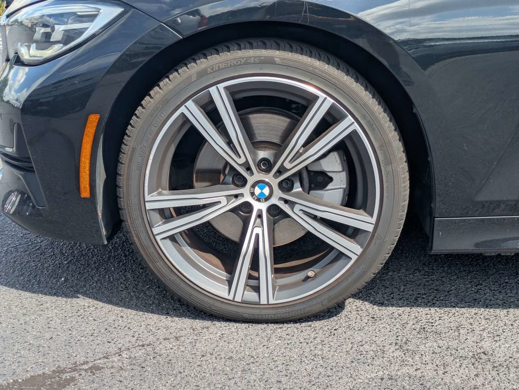 Used 2021 BMW 330i xDrive Sedan AWD/4WD image 12