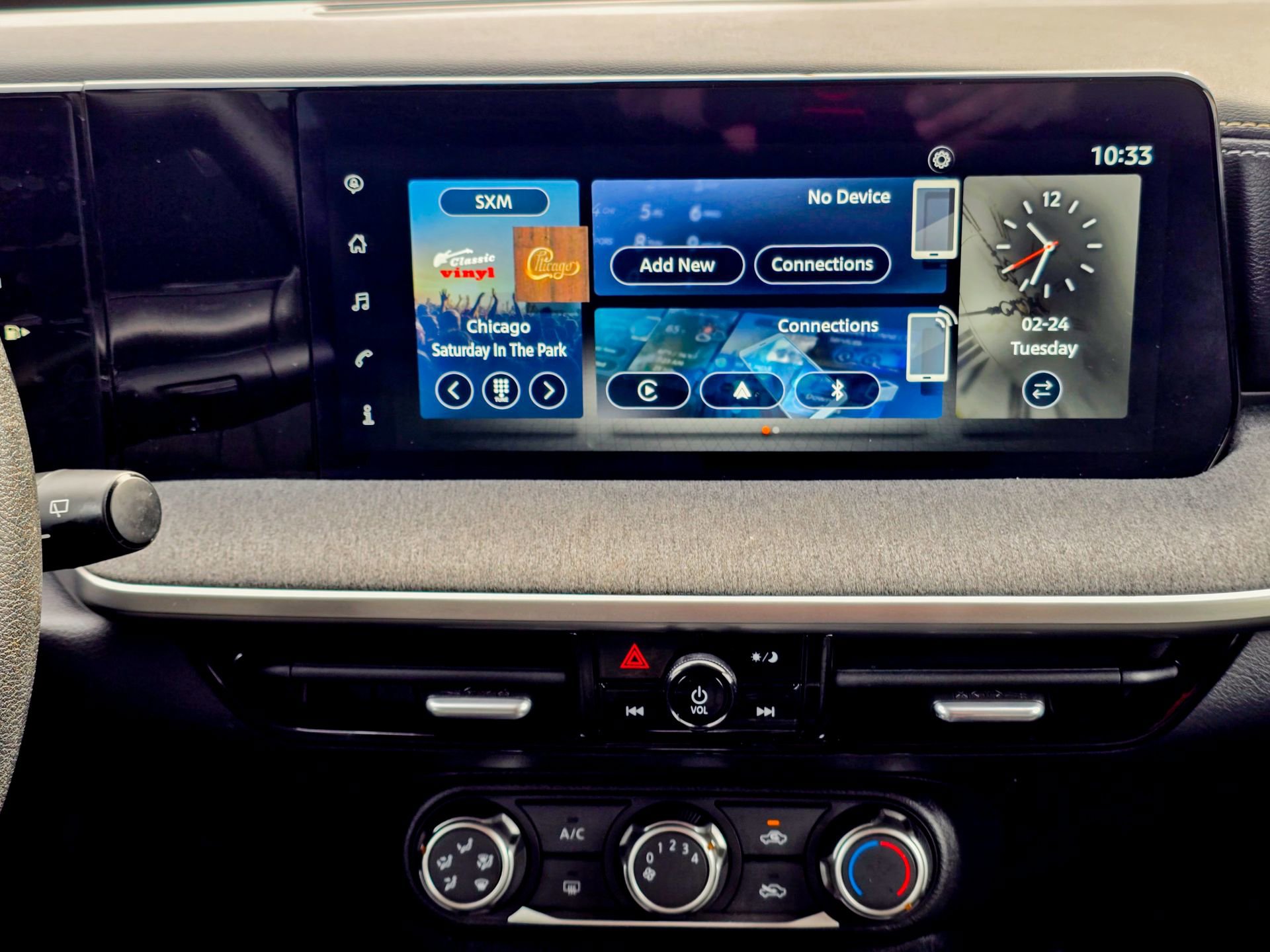 Used 2025 Nissan Kicks SV image 29