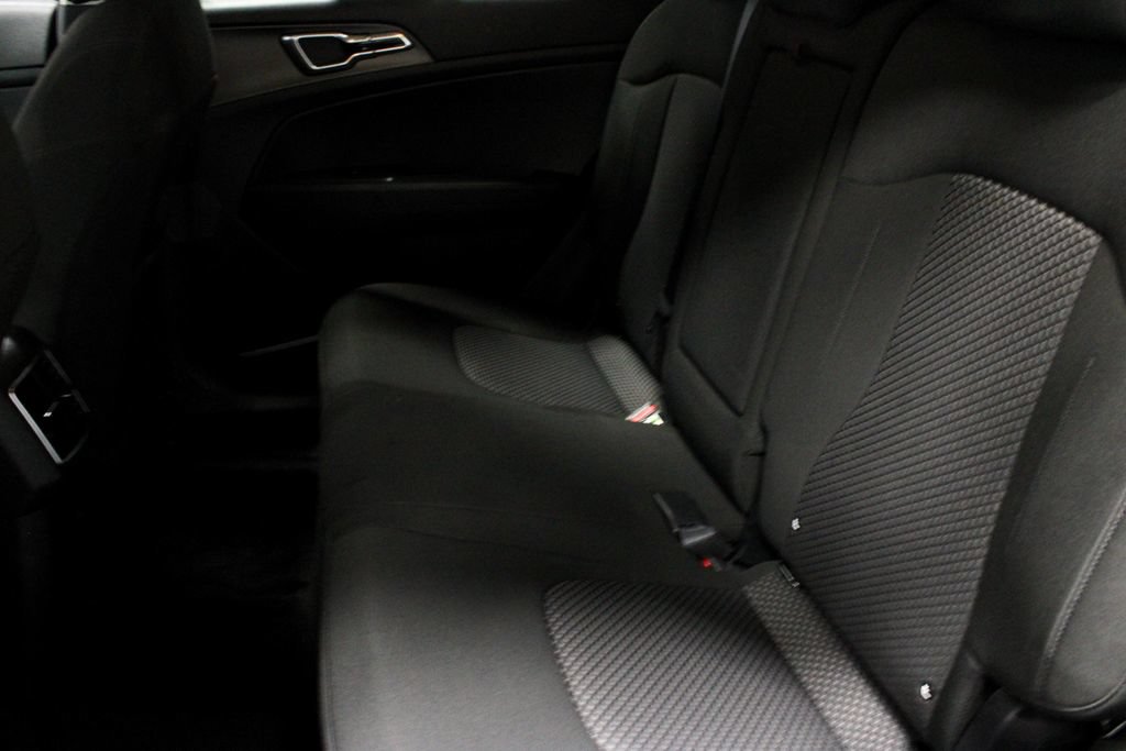 Used 2025 Kia Sportage LX AWD/4WD image 21