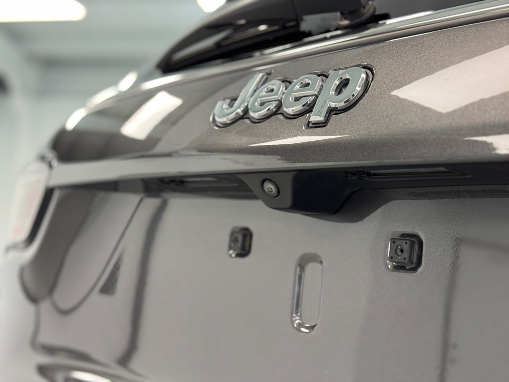 Used 2024 Jeep Compass Limited image 33