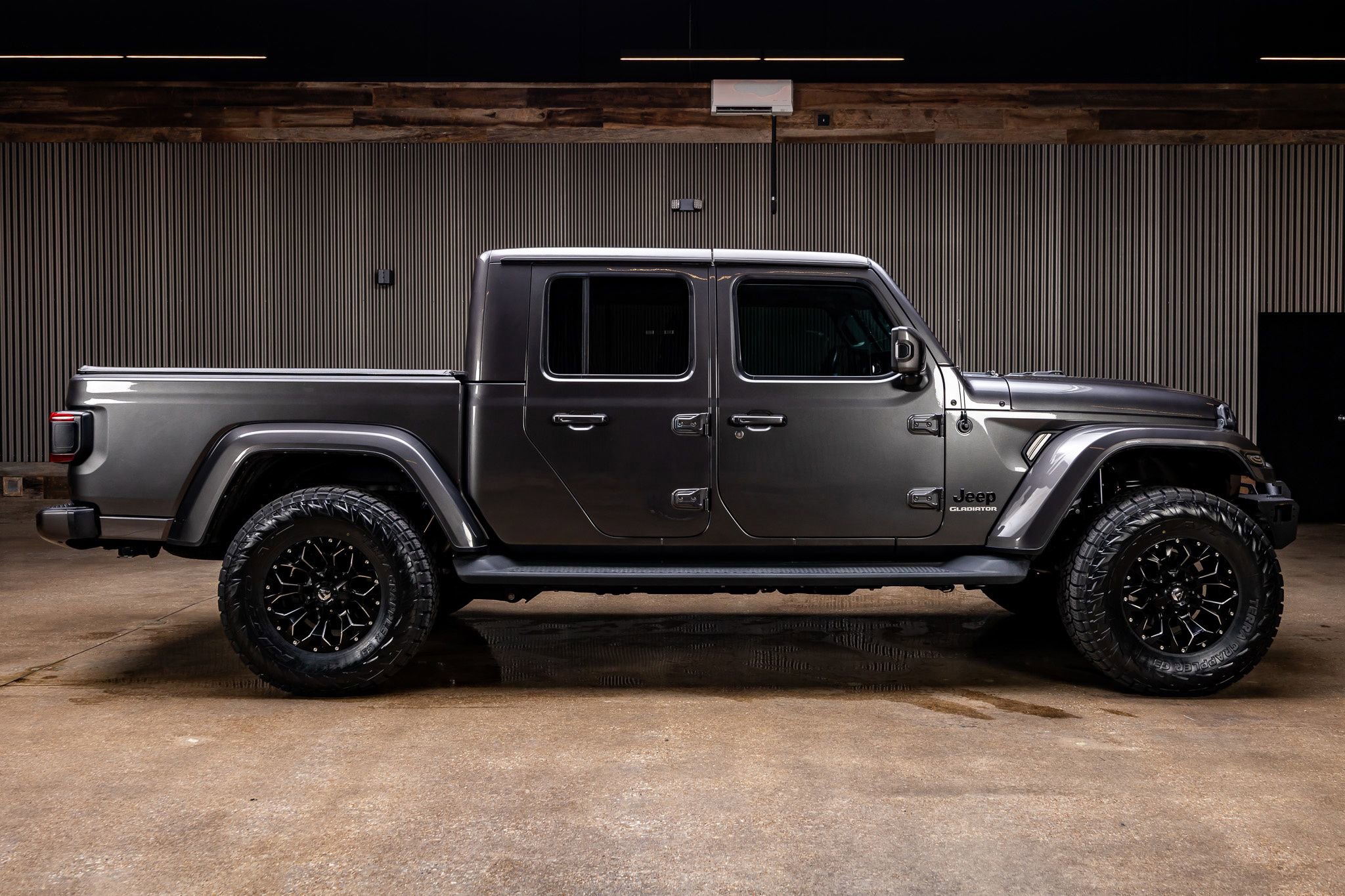 Used 2021 Jeep Gladiator Overland AWD/4WD image 10