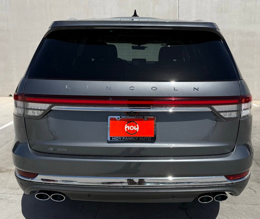 Used 2023 Lincoln Aviator 2WD w/ Premium Package image 4