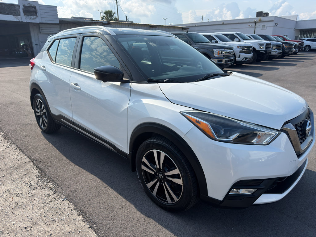 Used 2018 Nissan Kicks SR FWD image 5