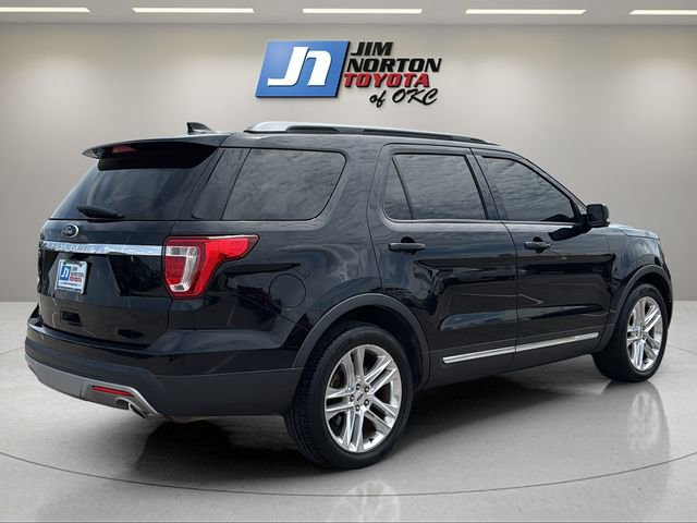 Used 2017 Ford Explorer XLT w/ Equipment Group 202A FWD image 5