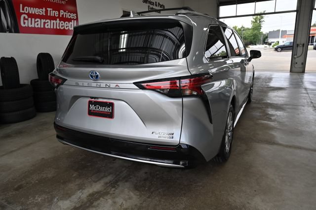 Used 2023 Toyota Sienna Platinum AWD/4WD image 6