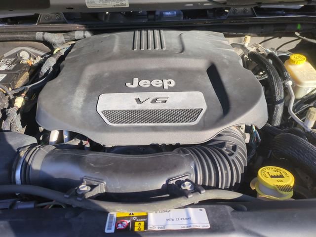 Used 2015 Jeep Wrangler Unlimited Rubicon w/ Dual Top Group image 25