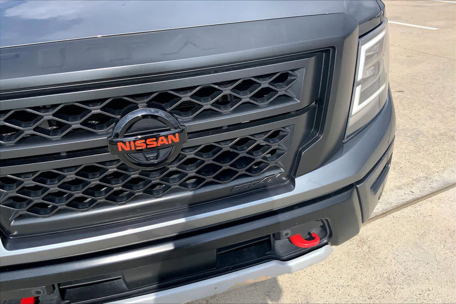 Used 2022 Nissan Titan PRO-4X w/ Pro-4x Convenience Package image 30