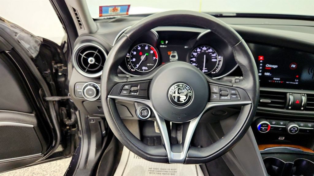 Used 2018 Alfa Romeo Giulia Ti w/ Quick Order Package 22X Lusso AWD/4WD image 14