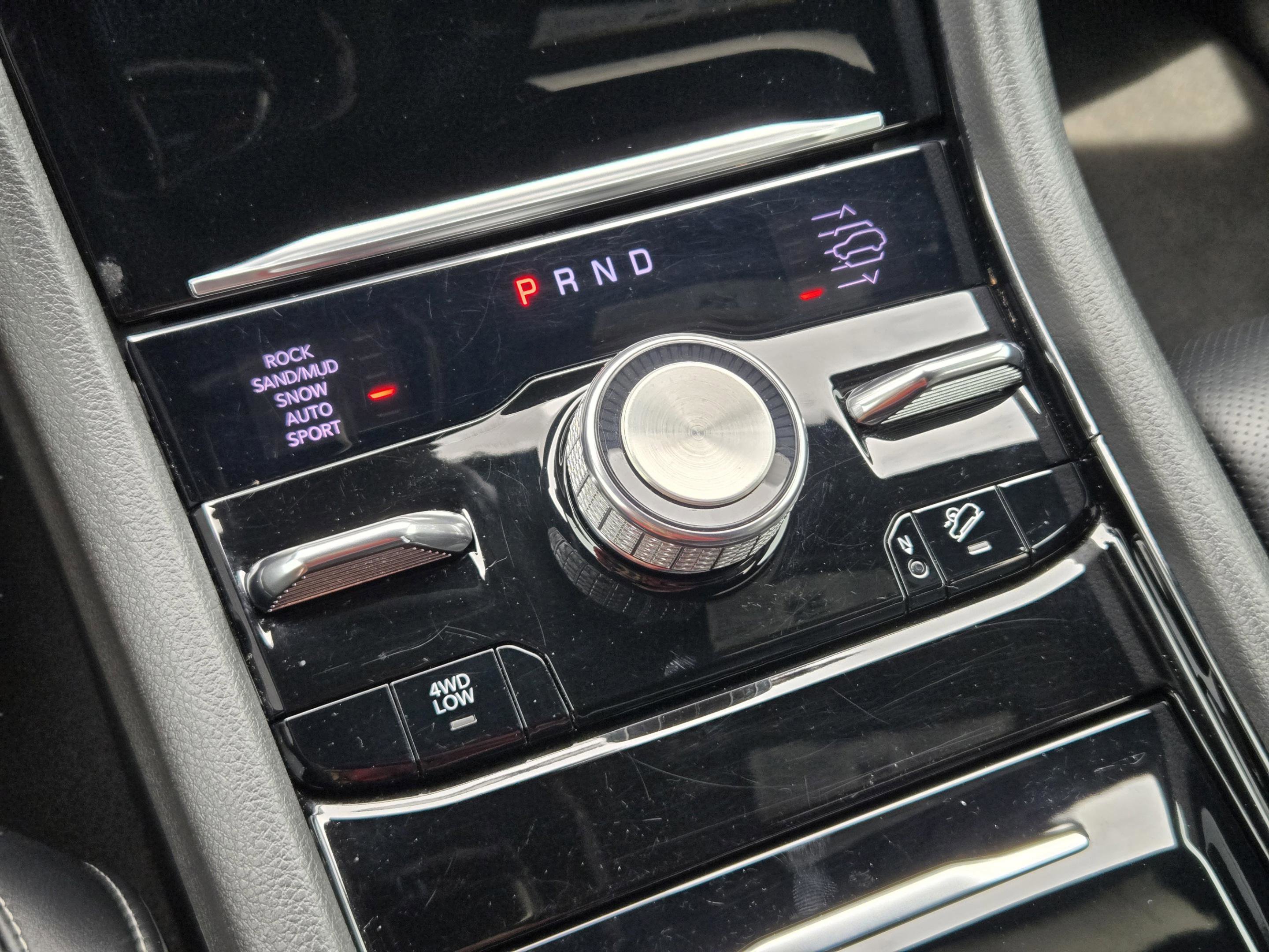 Used 2022 Jeep Grand Cherokee Overland AWD/4WD image 29