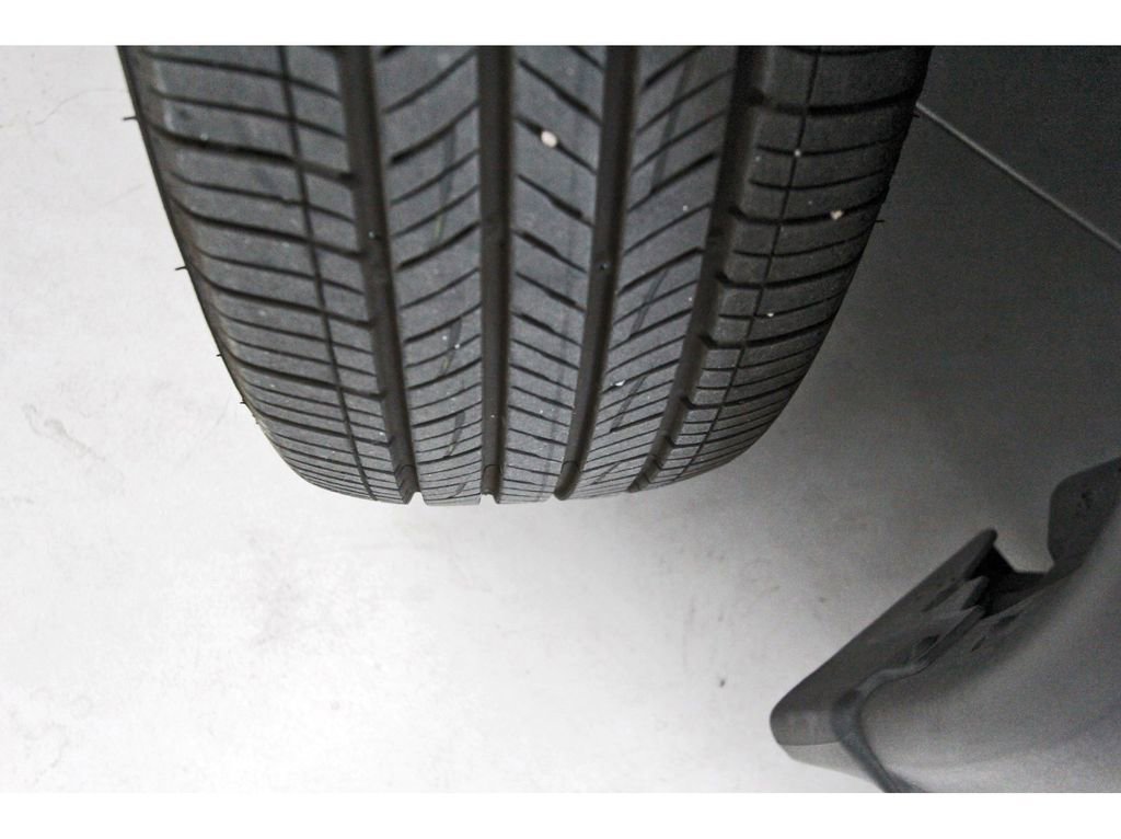 Certified 2024 Nissan Rogue S image 27