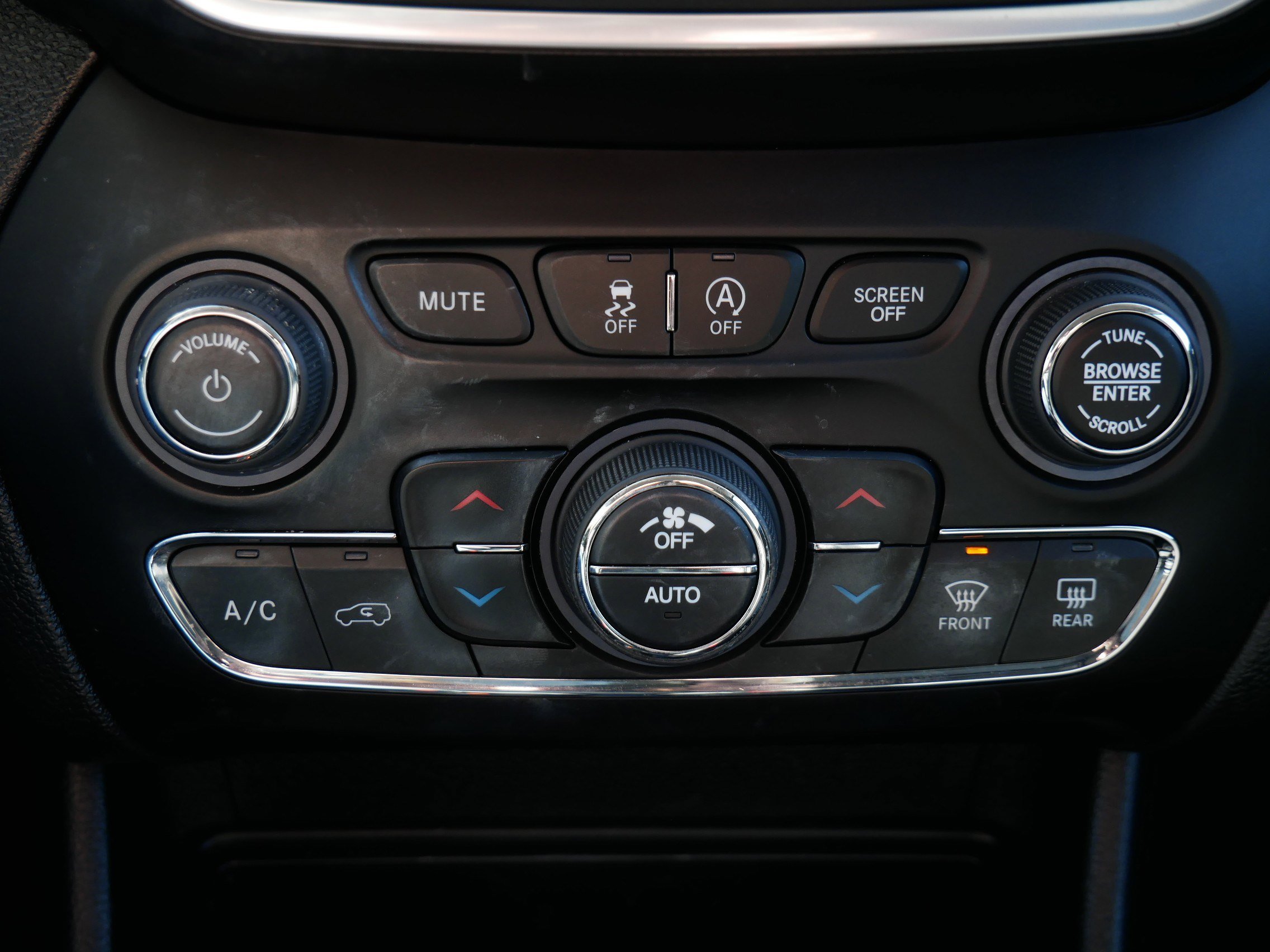 Used 2022 Jeep Cherokee Latitude Lux image 23