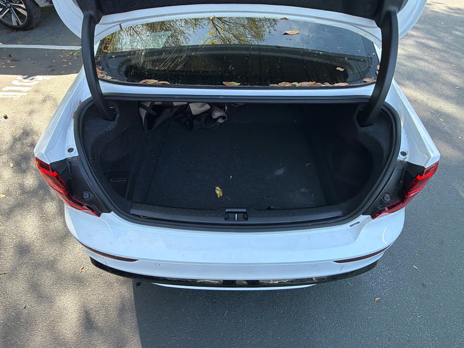 Certified 2024 Volvo S60 B5 Core image 24