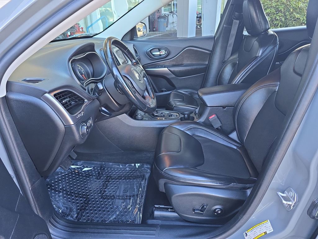 Used 2020 Jeep Cherokee Latitude Plus w/ Cold Weather Group image 21