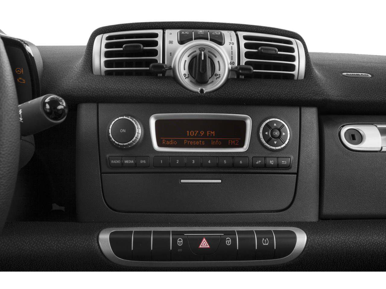 Used 2015 smart fortwo pure RWD image 30