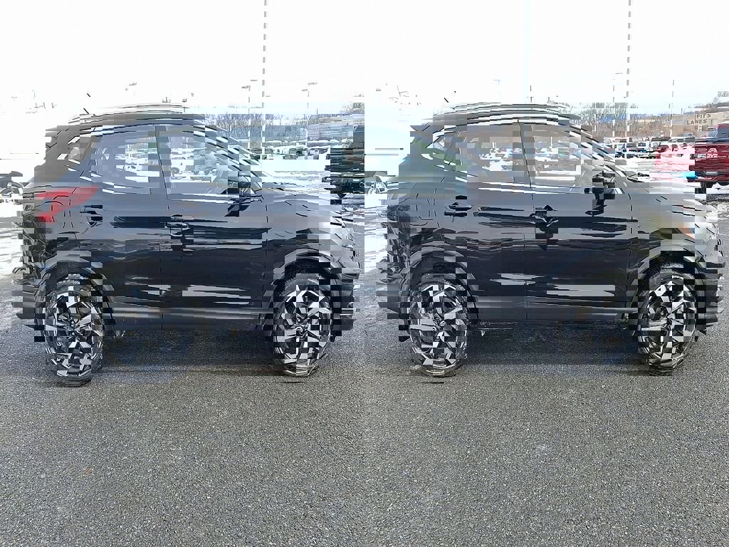 Used 2022 Nissan Rogue Sport SL w/ Premium Package image 8