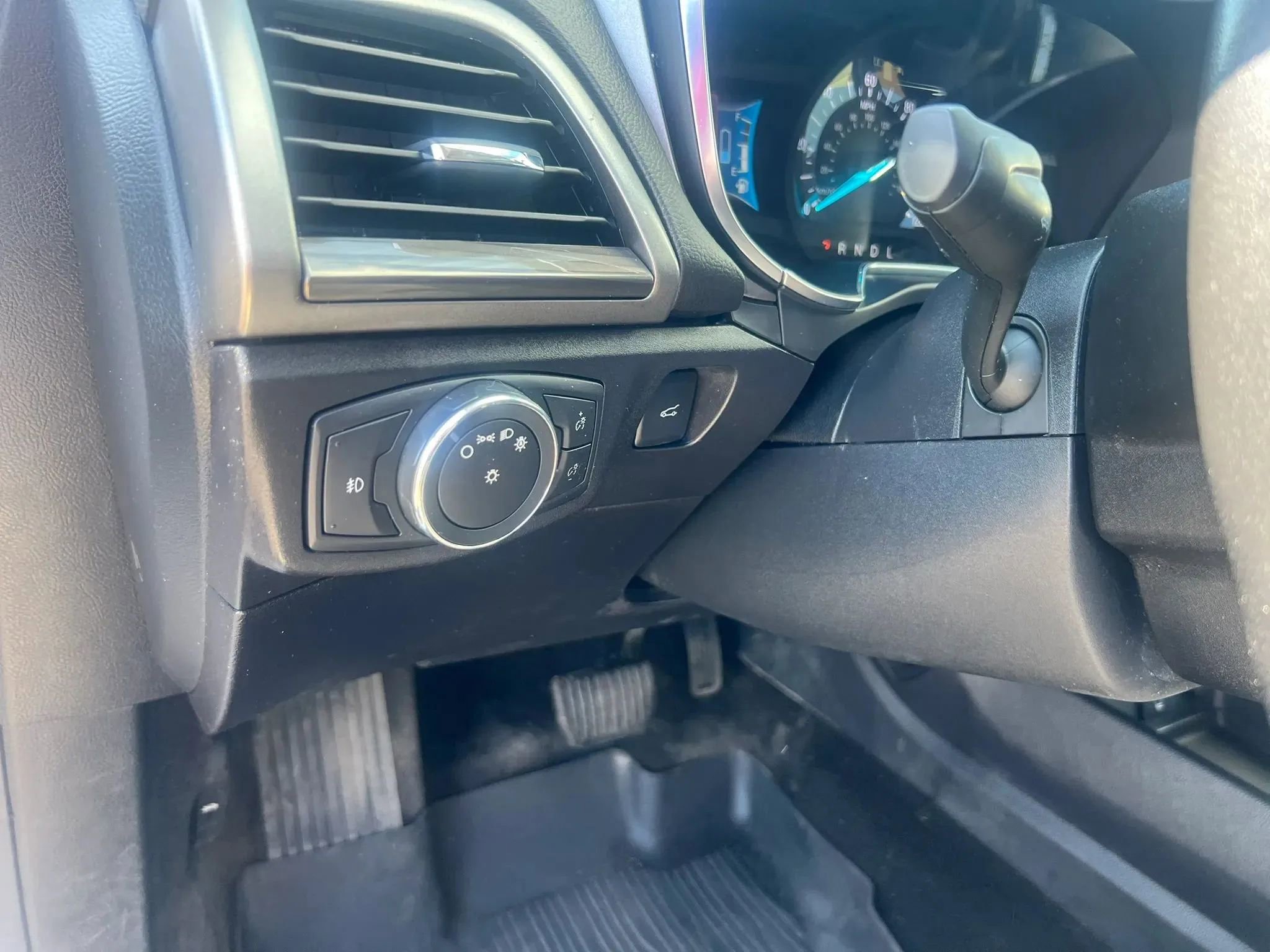 Used 2017 Ford Fusion Energi SE image 13