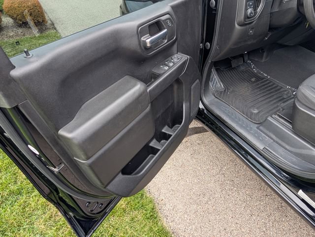 Used 2020 Chevrolet Silverado 1500 Custom w/ Custom Value Package AWD/4WD image 12