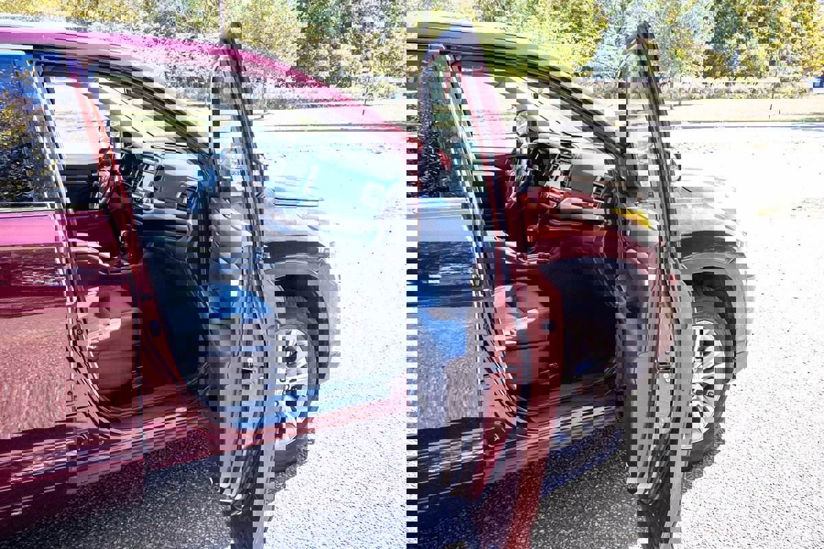 Used 2015 Toyota Highlander XLE image 16