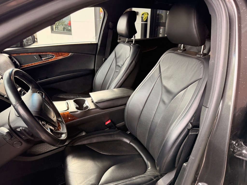 Used 2019 Lincoln Nautilus Select image 10