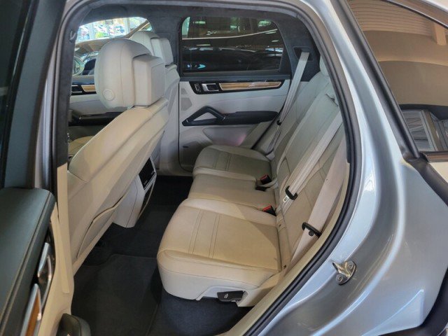 Used 2022 Porsche Cayenne GTS image 26
