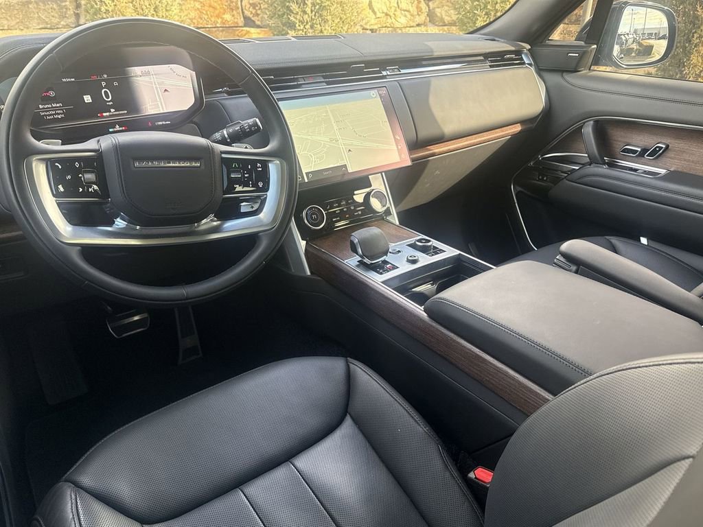 Certified 2023 Land Rover Range Rover SE image 13