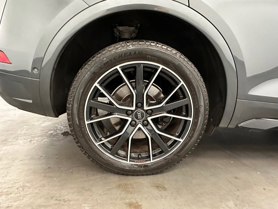 Used 2023 Audi SQ5 Prestige w/ Prestige Package AWD/4WD image 17