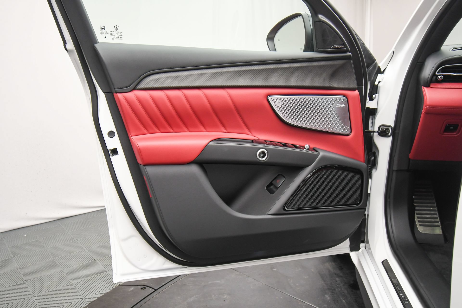 Used 2025 Maserati Grecale Modena AWD/4WD image 43