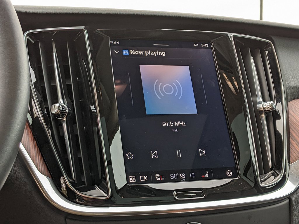 Certified 2025 Volvo V60 B5 Cross Country Plus image 17