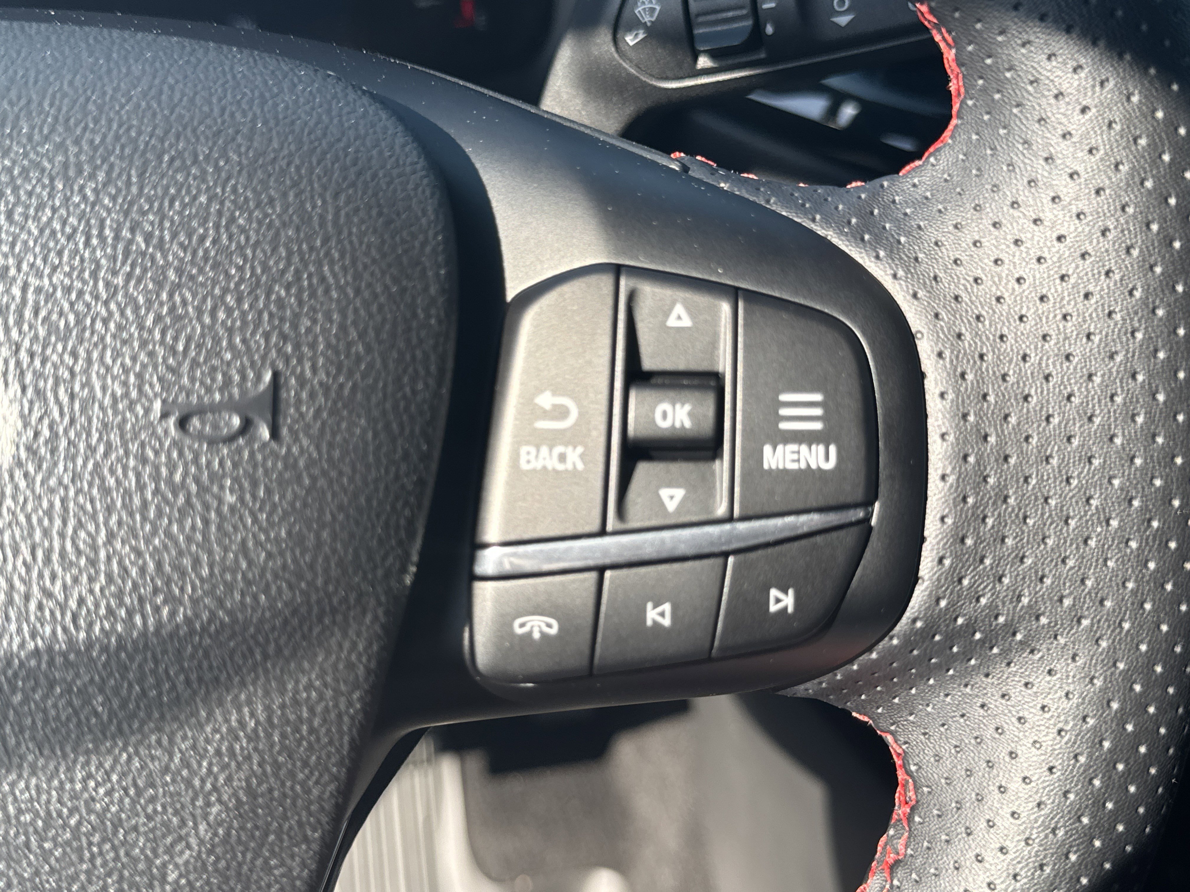 Used 2025 Ford Escape ST-Line w/ Equipment Group 301A FWD image 31