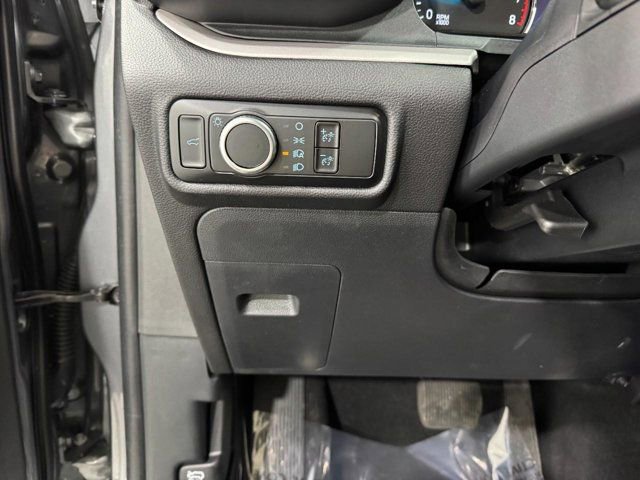 Used 2023 Ford Explorer XLT image 28