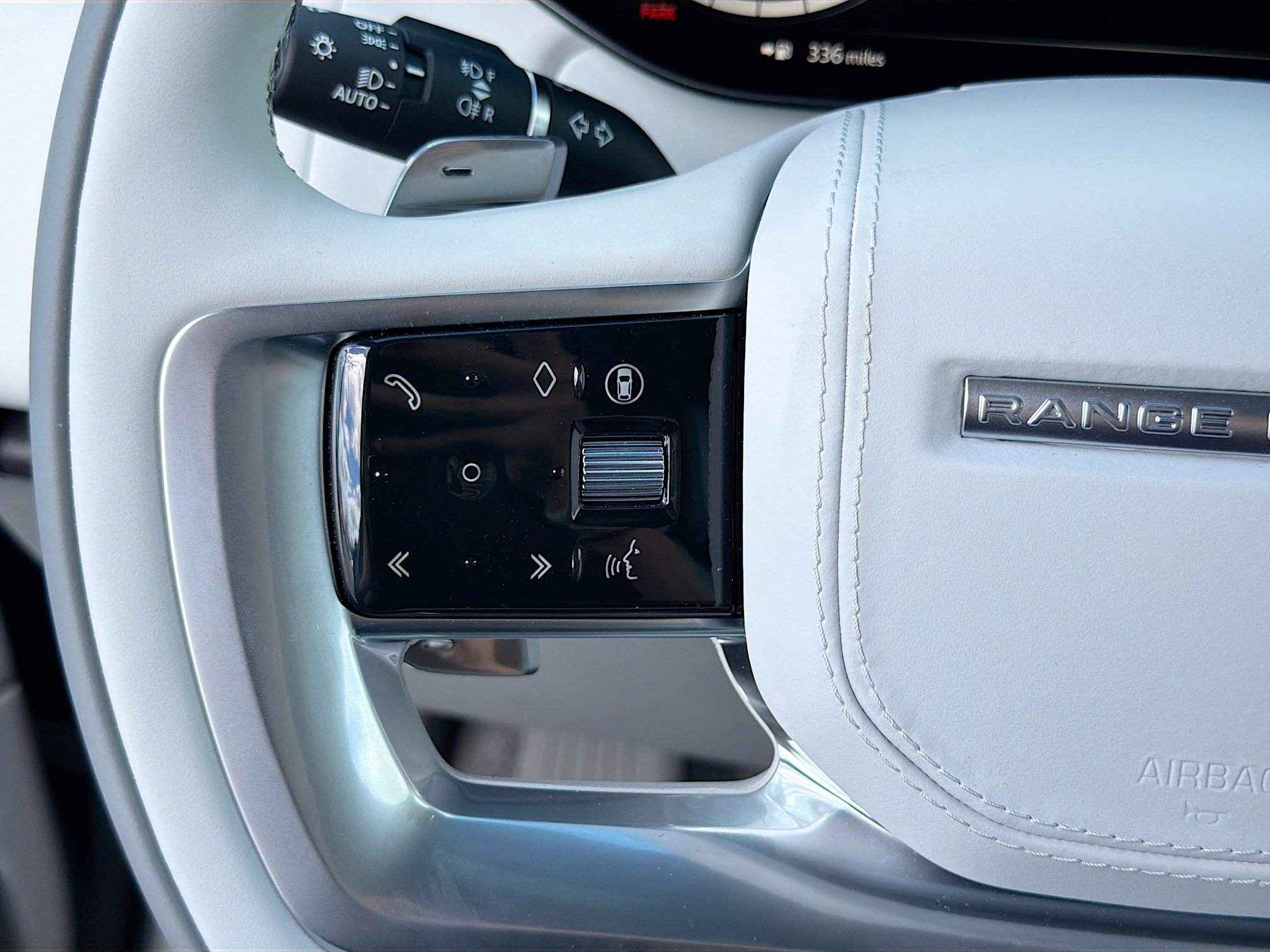 New 2026 Land Rover Range Rover SV image 39