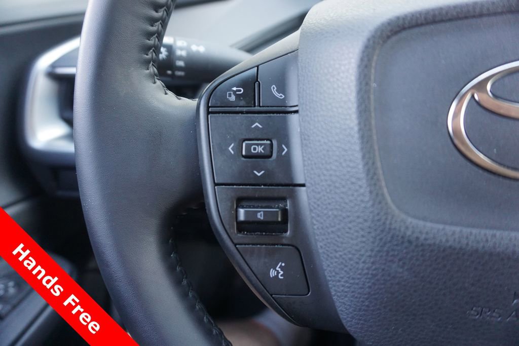Used 2023 Toyota Prius LE FWD image 4