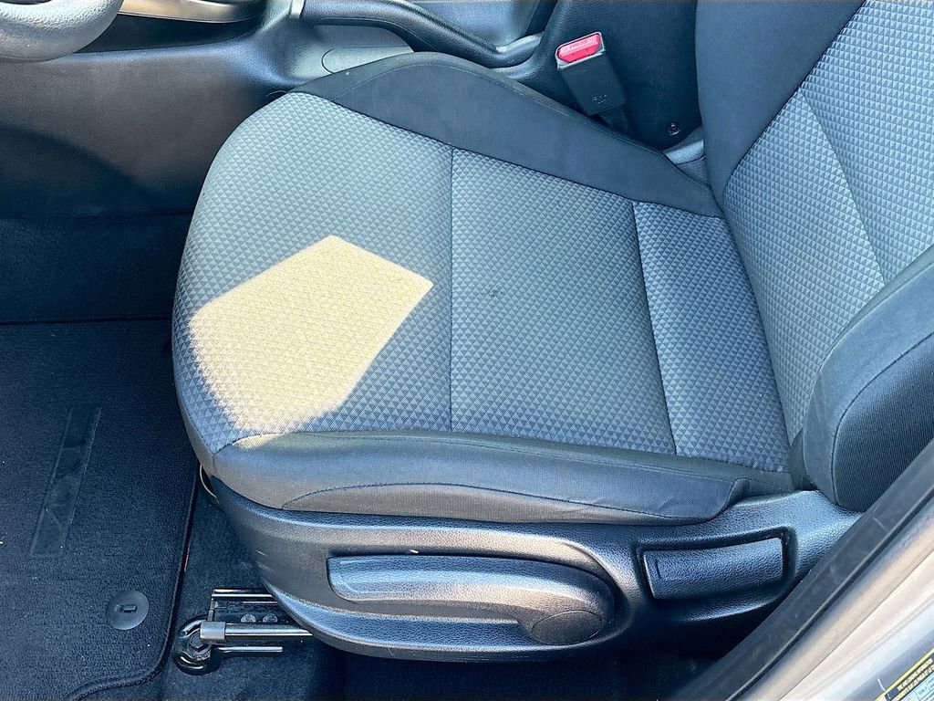 Used 2023 Kia Soul LX image 18