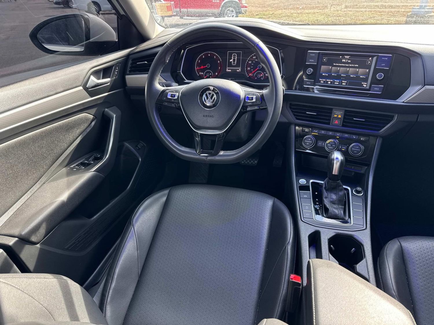 Used 2020 Volkswagen Jetta SE w/ SE Cold Weather Package FWD image 16