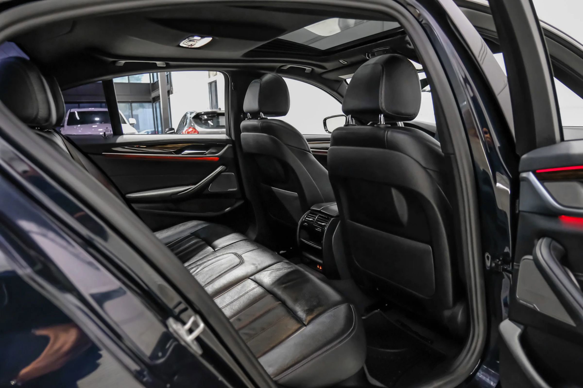 Used 2022 BMW 540i w/ M Sport Package RWD image 45