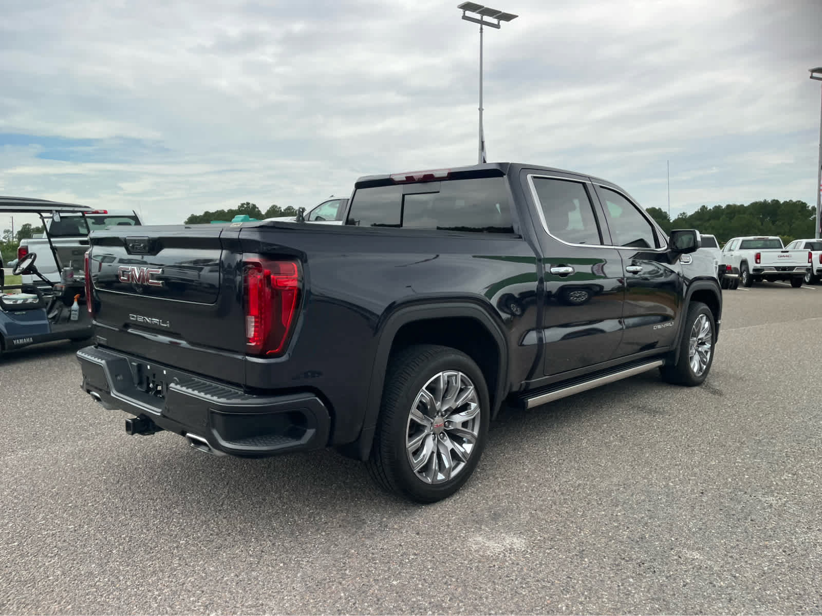 Used 2025 GMC Sierra 1500 Denali w/ Denali Reserve Package AWD/4WD image 7