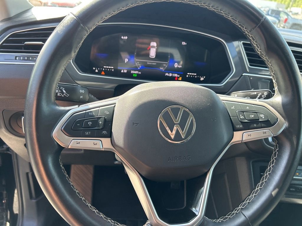 Used 2024 Volkswagen Tiguan SE FWD image 17