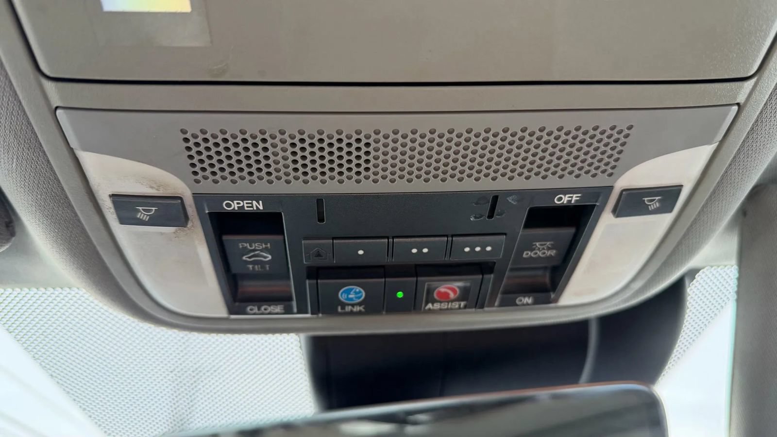 Used 2016 Acura TLX w/ Technology Package FWD image 39