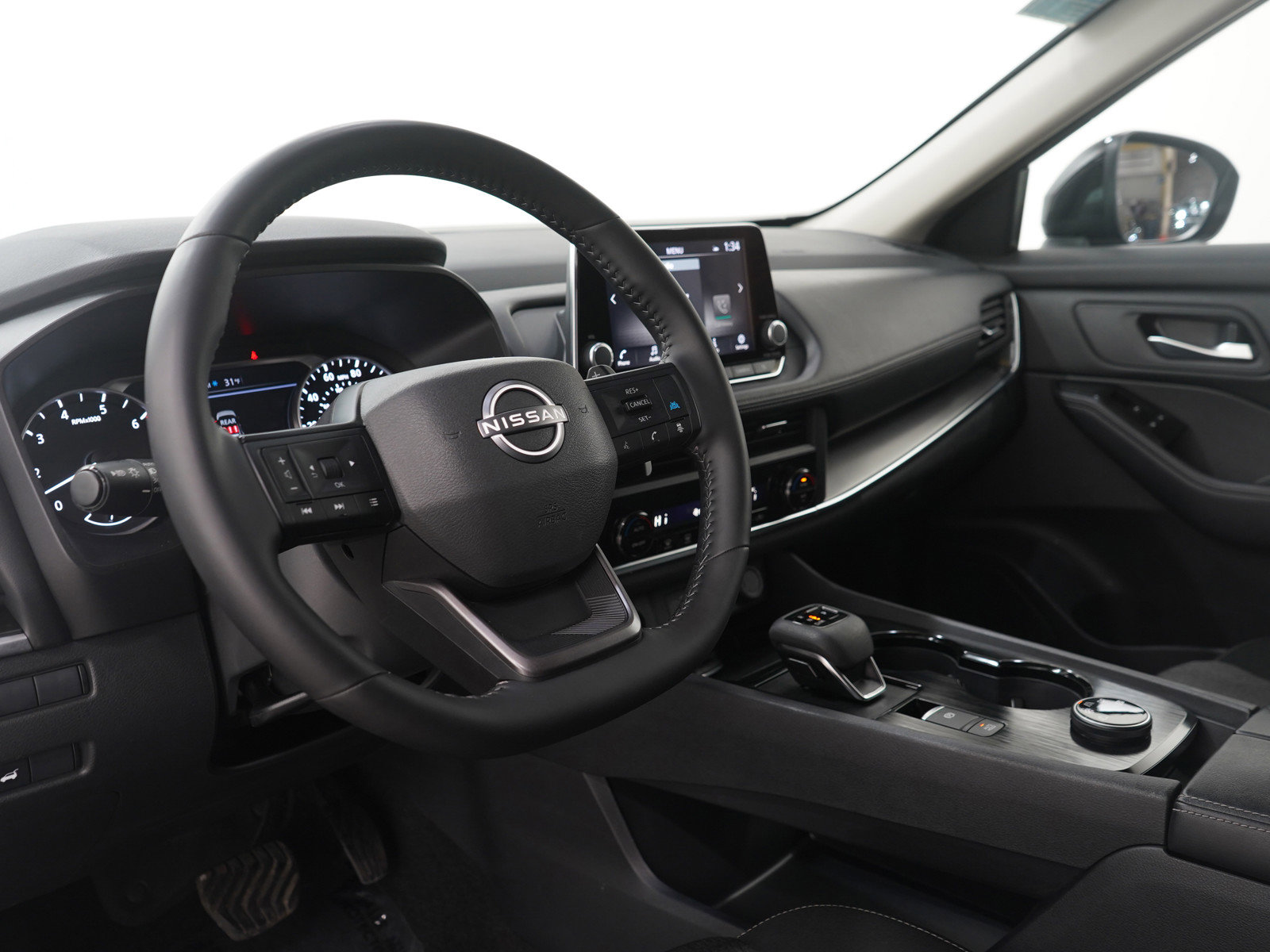 Used 2025 Nissan Rogue SV AWD/4WD image 27