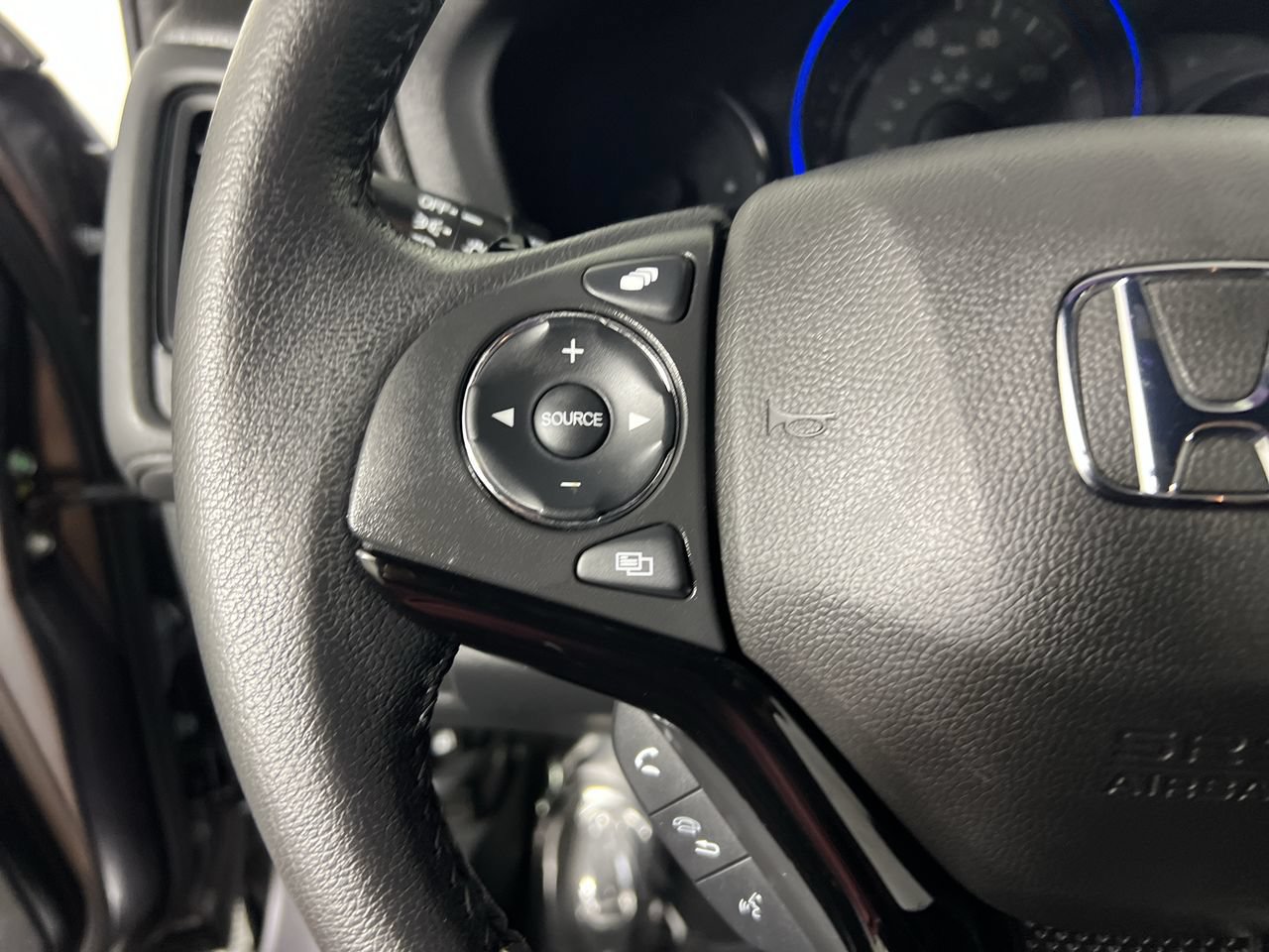 Used 2022 Honda HR-V Sport image 11