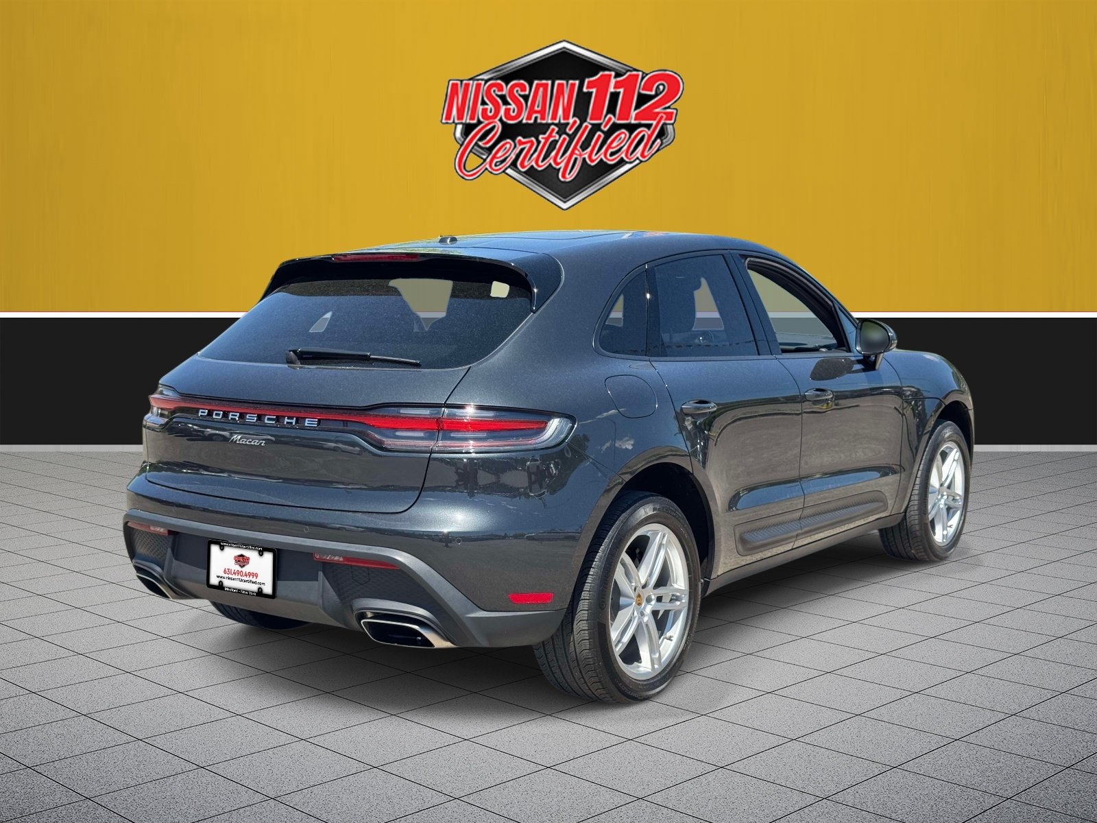 Used 2022 Porsche Macan w/ Premium Package Plus AWD/4WD image 7