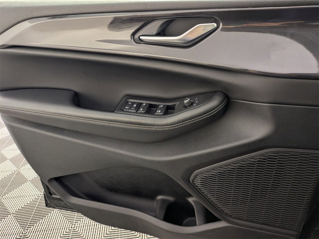 Certified 2023 Jeep Grand Cherokee Laredo image 26