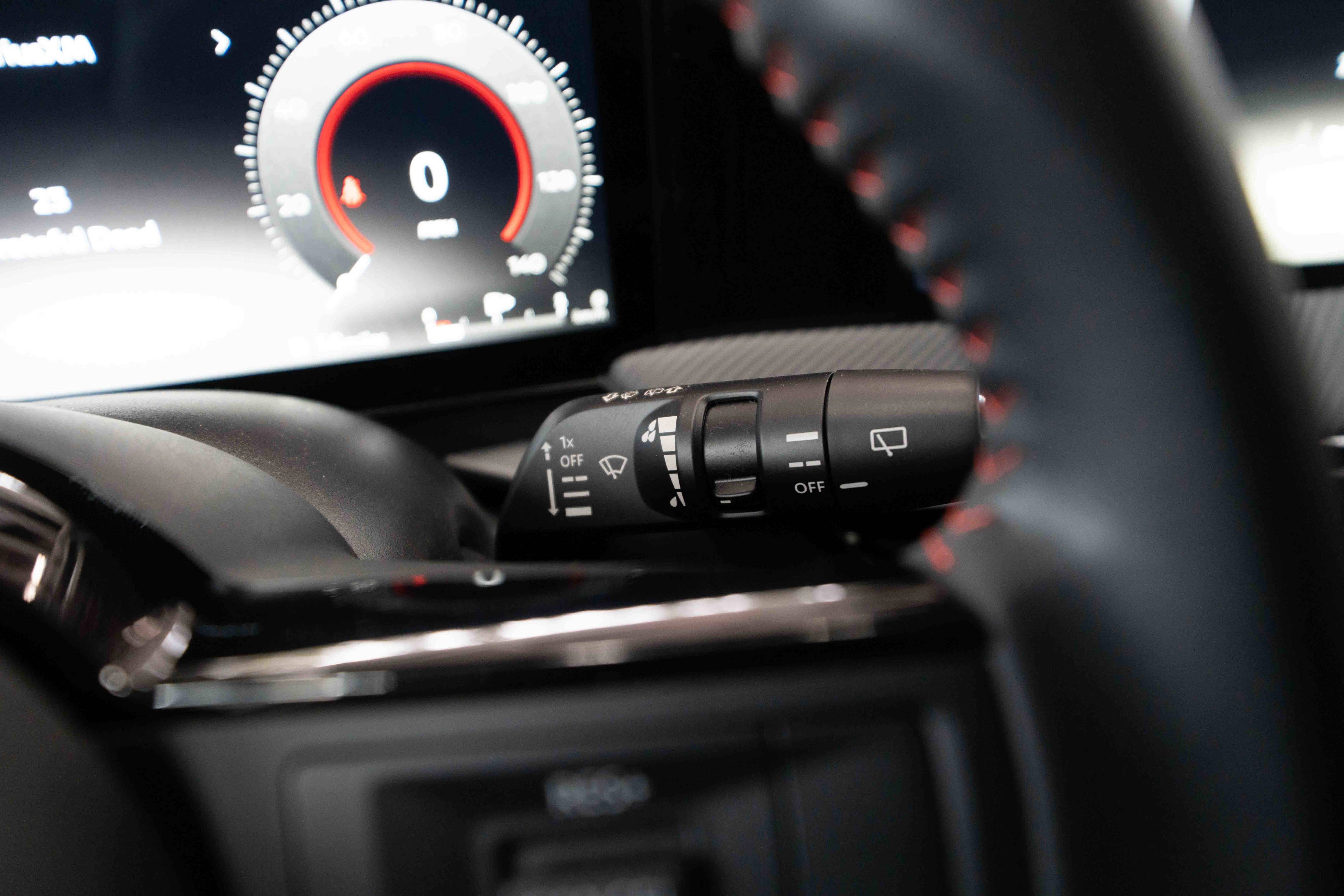 Used 2025 Nissan Kicks SR image 14