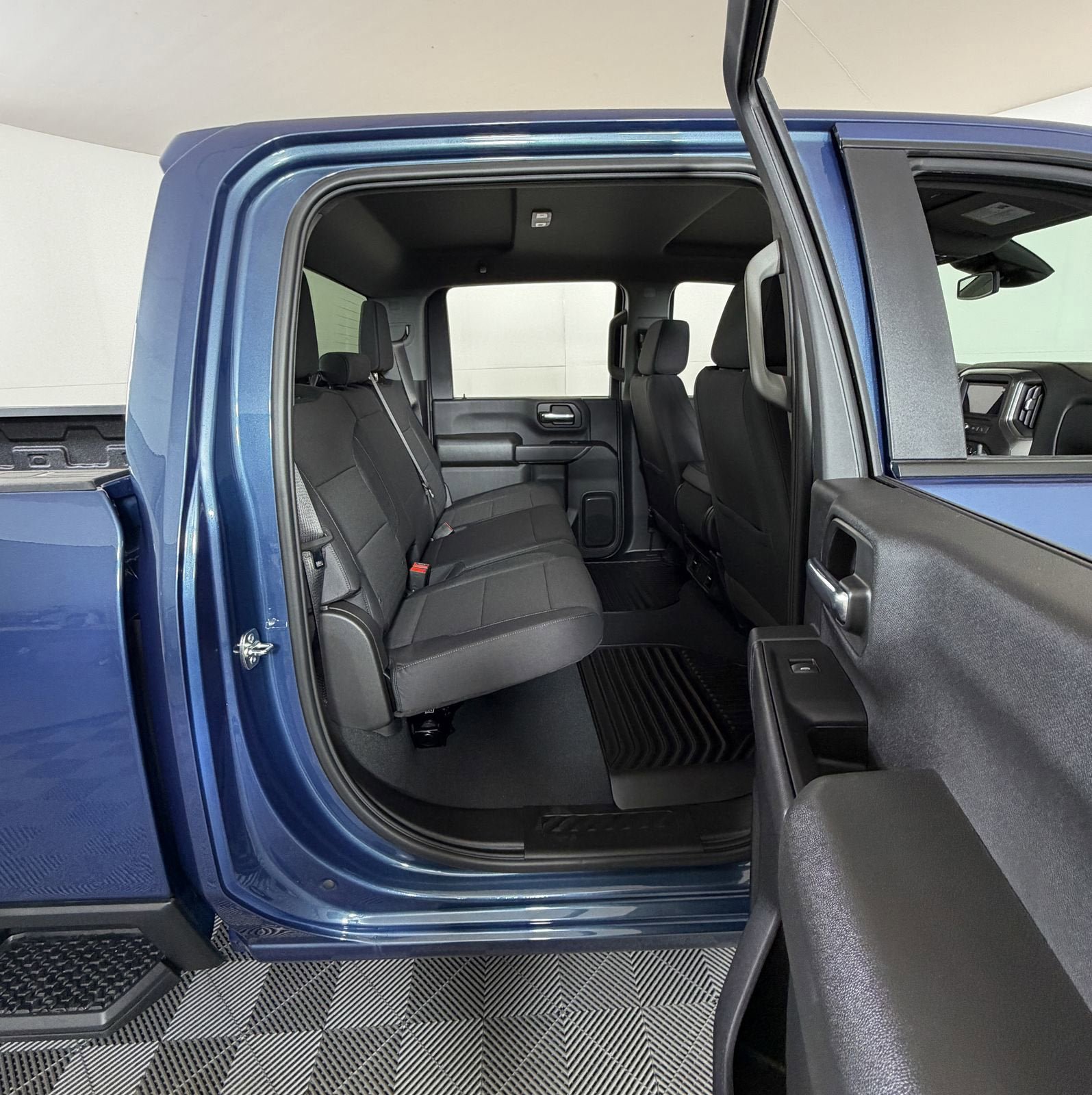 New 2026 Chevrolet Silverado 2500 Custom w/ Custom Value Package AWD/4WD image 5