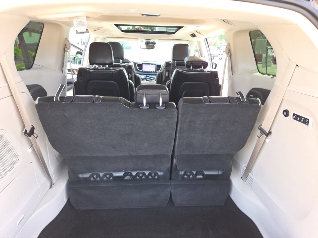 Certified 2023 Chrysler Pacifica Limited w/ Uconnect Theater Family Group AWD/4WD image 24