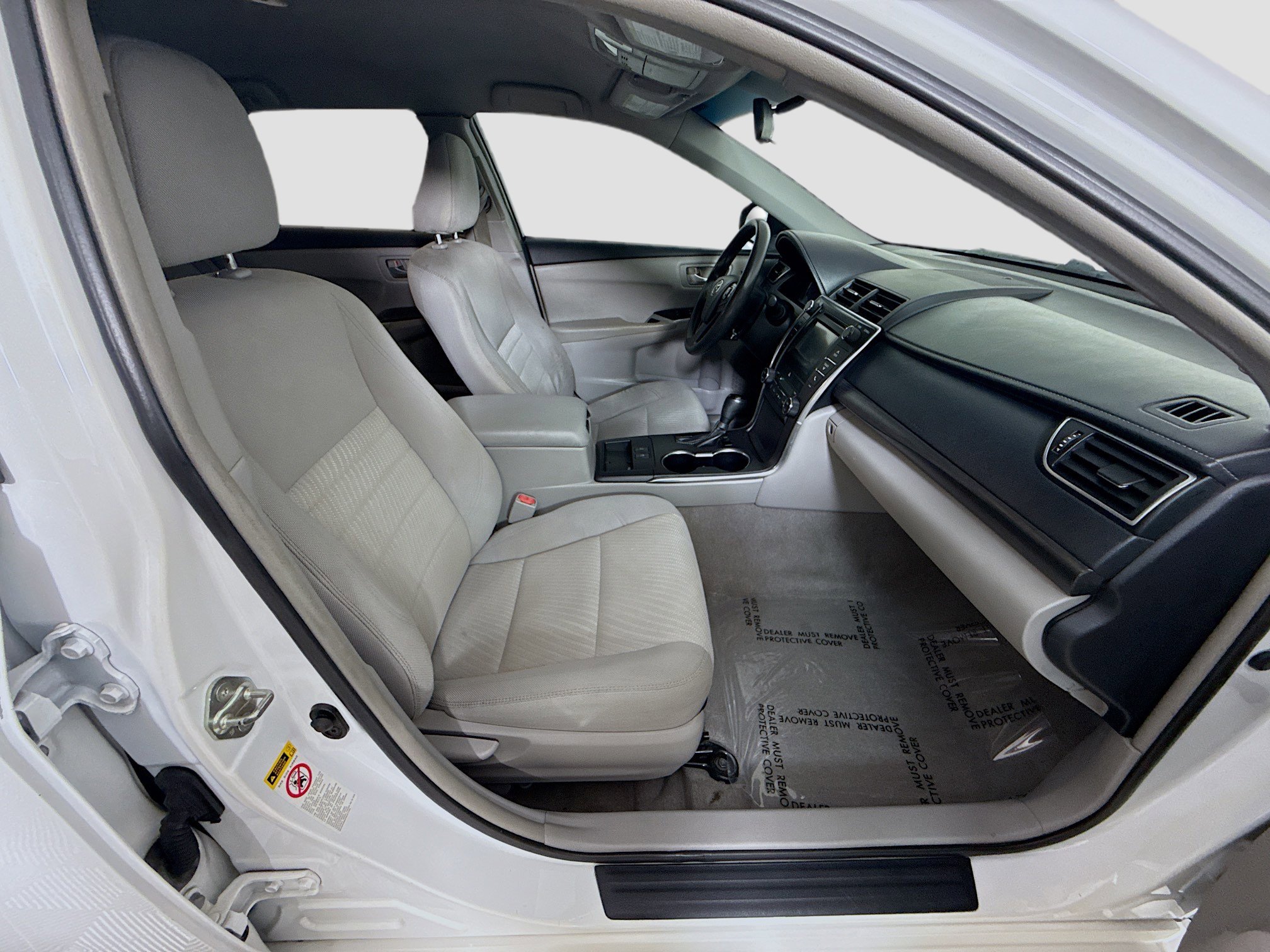 Used 2016 Toyota Camry LE image 29