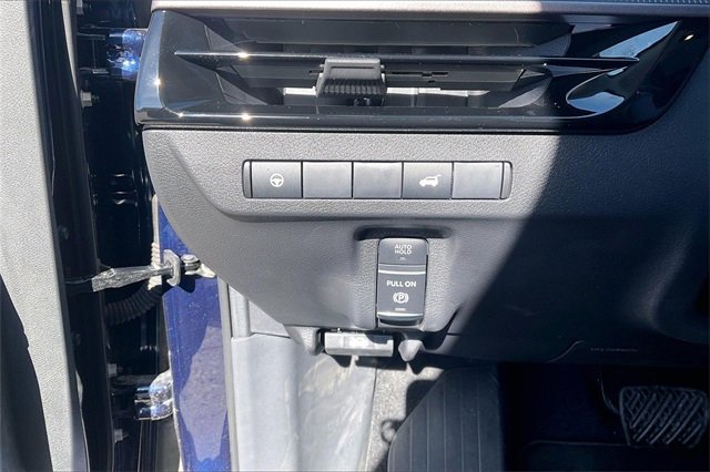 Certified 2025 Nissan Murano SV image 28