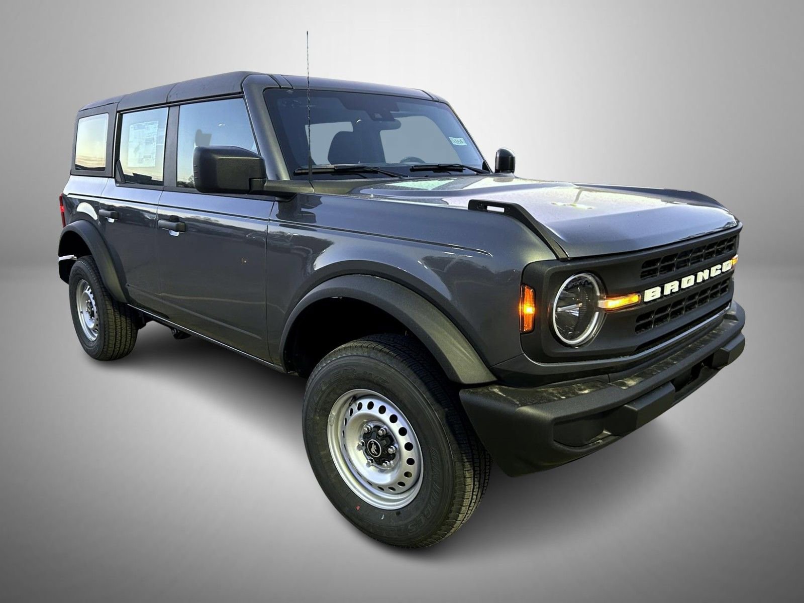 New 2025 Ford Bronco Base image 3