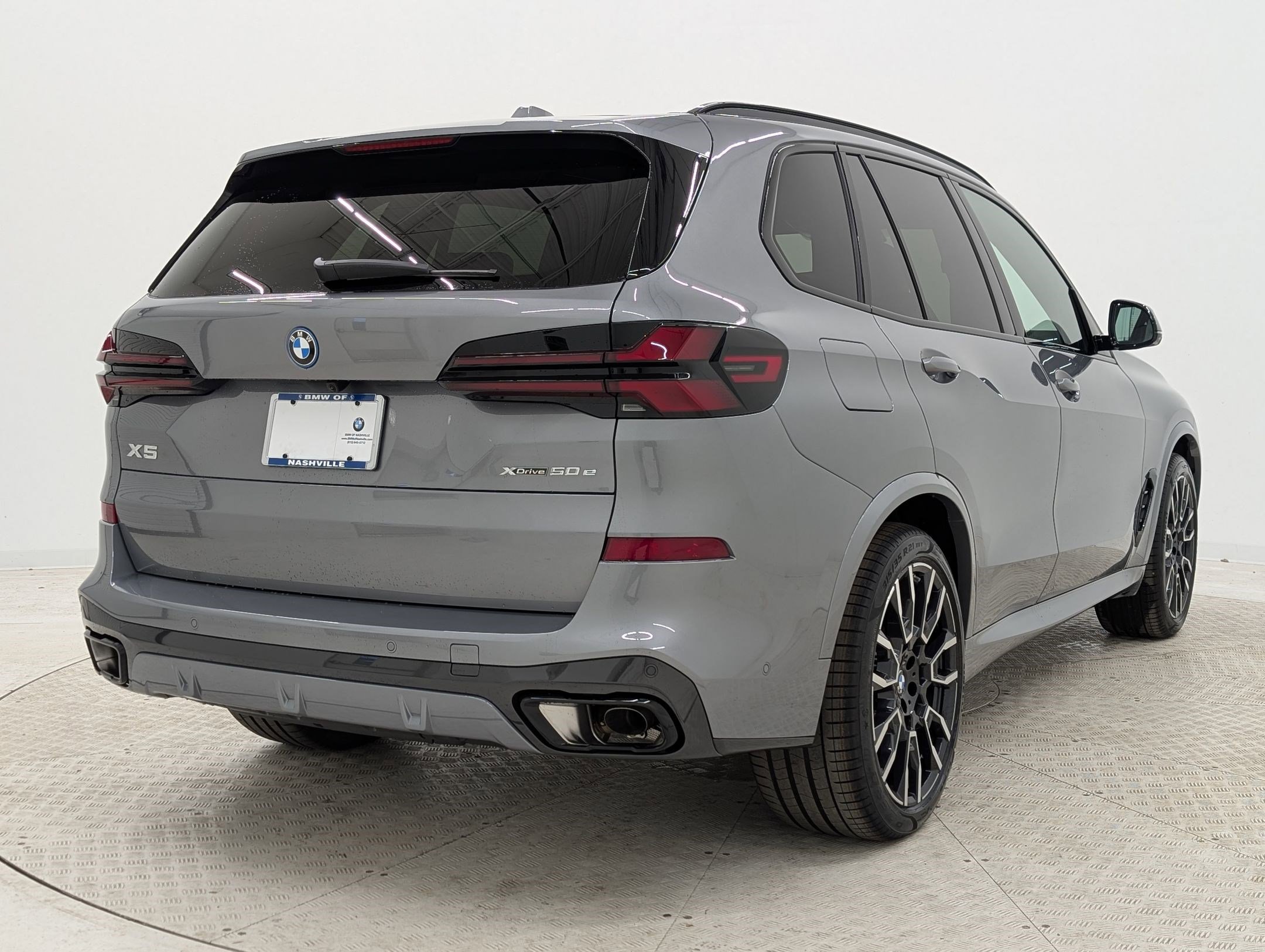 New 2026 BMW X5 xDrive50e w/ M Sport Package AWD/4WD image 9